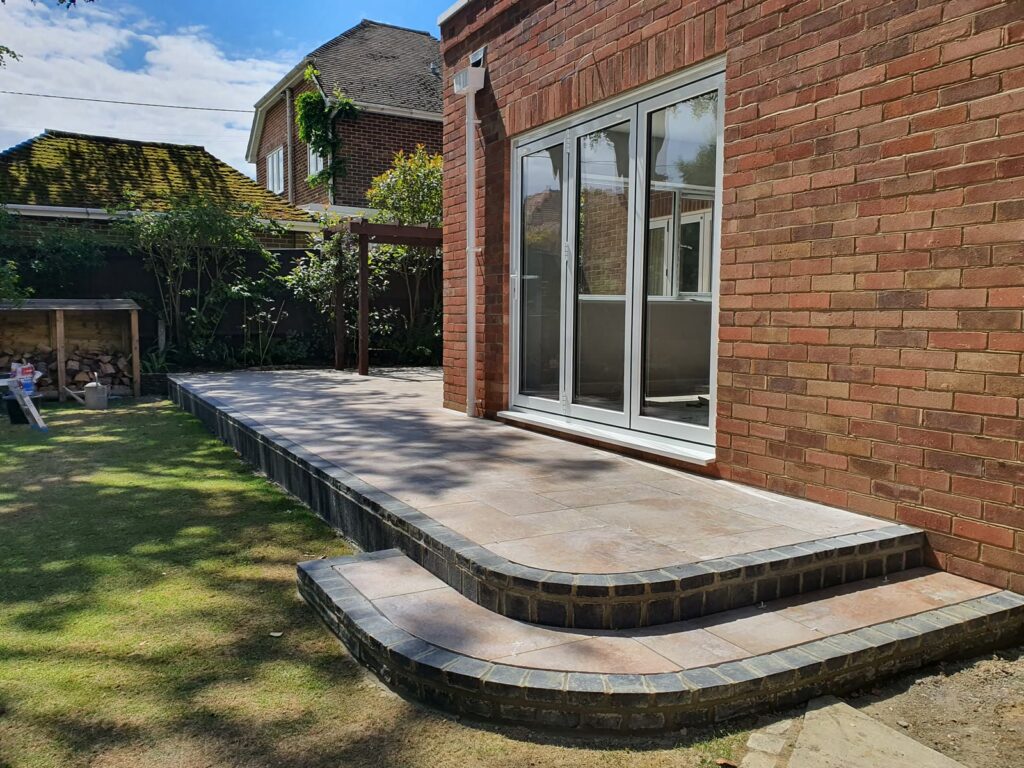 Curved steps down to the garden